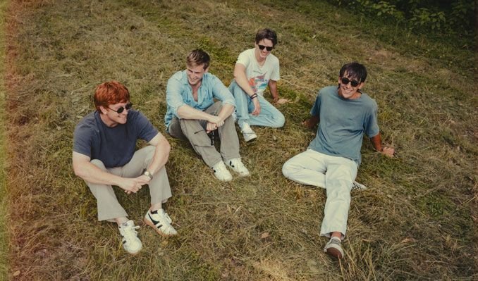 Image Source: https://images.discovery-prod.axs.com/2025/06/the-bends-tickets_11-23-25_17_685c141a6b862.jpg